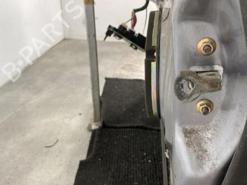 Used Left front door Left front door 23108844 23108844