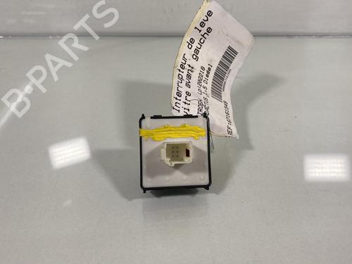 Used Left front window switch Left front window switch CITROËN C4 CACTUS 1.5 BlueHDi 100 (102 hp) 20023702 20023702