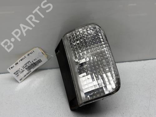 Rückfahrlicht für RENAULT TRAFIC II Bus (JL) 2.0 dCi 90 (JL00, JL01, JL0H, JL0M, JL0P, JL0S) (90 hp) 29413359