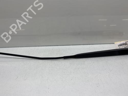 Used Front windshield wiper arm RENAULT CLIO III (BR0/1, CR0/1) 1.5 dCi (BR17, CR17) (86 hp) 29039373