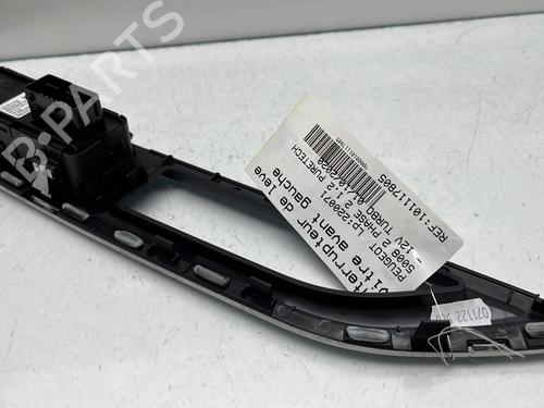 Used Left front window switch Left front window switch PEUGEOT 5008 II (MC_, MJ_, MR_, M4_) 1.2 THP (MRHNYH, MRHNYW, MRHNSJ, MRHNSU, MRHNSM) (131 hp) 23906447 23906447