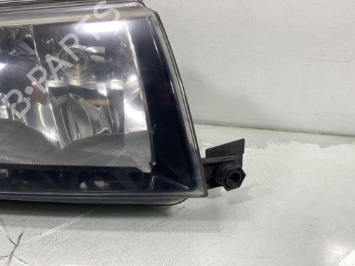 Right headlight SKODA FABIA I (6Y2) 1.2 | BP30907539C29