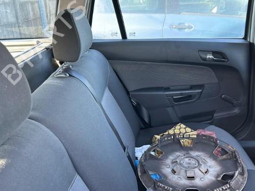 Rear parcel shelf OPEL ASTRA H Estate (A04) 1.6 (L35) | BP20183257C85 