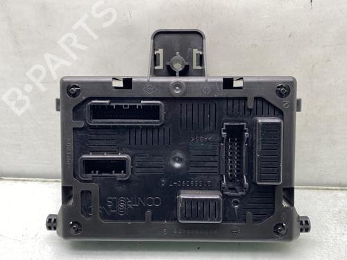 Boîte à Fusibles RENAULT CLIO III (BR0/1, CR0/1) 1.5 dCi (88 hp) 23868012