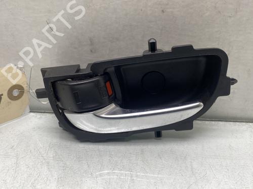 Used Front left interior door handle TOYOTA YARIS (_P13_) 1.5 Hybrid (NHP130_, NHP130) (101 hp) 28704832