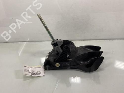 Used Gear lever MERCEDES-BENZ CLA Coupe (C117) CLA 200 CDI (117.301) (136 hp) 19951533