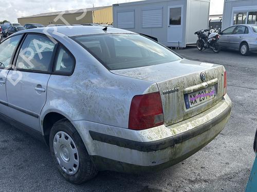 Right headlight VW PASSAT B5 (3B2) 1.9 TDI | BP31175930C29