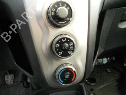 Venstre foran invendig håndtak TOYOTA YARIS (_P9_) 1.4 D-4D (NLP90_, NLP90R) | BP20019021I13 