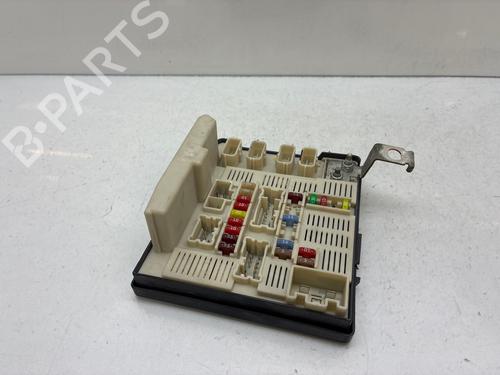 Used Fuse box Fuse box 38915281 38915281