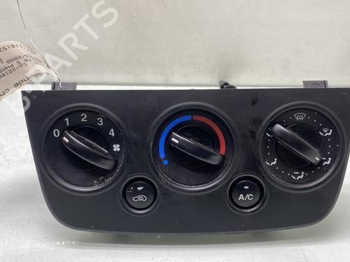Used Climate control FORD FIESTA V (JH_, JD_) 1.25 16V (75 hp) 30791694