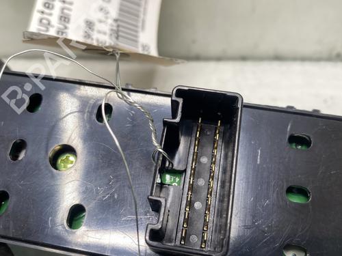 Left front window switch KIA VENGA (YN) 1.6 CRDi 115 | BP23991500I27