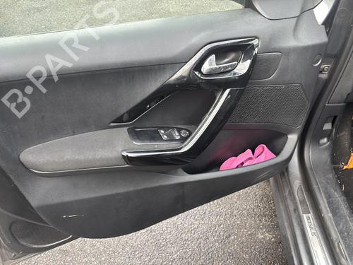 Right headlight PEUGEOT 208 I (CA_, CC_) 1.2 VTI 82 | BP31906140C29