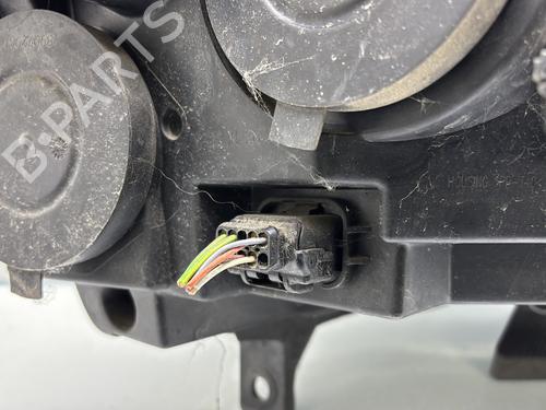 Left headlight PEUGEOT PARTNER Box Body/MPV 1.6 BlueHDi 100 | BP31881158C28