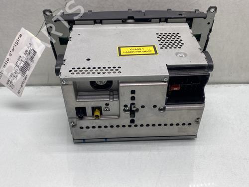 radio-mercedes-benz-c-class-w203-2000-2001-2002-2003-2004-2005-2006-2007-28280888 main image