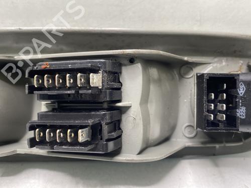 Used Left front window switch Left front window switch RENAULT TWINGO I (C06_) 1.2 (C066, C068) (58 hp) 32230589 32230589