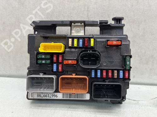 Fuse box CITROËN C3 II (SC_) 1.6 HDi 90 | BP37409531E1 - Image 3