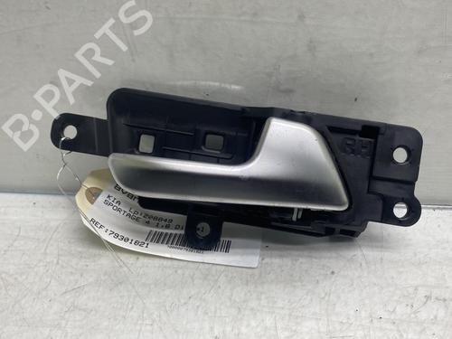 Used Front right interior door handle Front right interior door handle 19970503 19970503