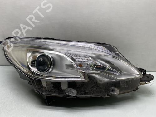 Used Right headlight PEUGEOT 2008 I (CU_) 1.2 VTi (82 hp) 31172262