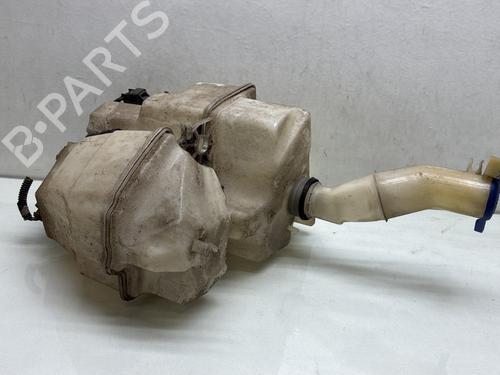 Used Windscreen washer tank Windscreen washer tank VOLVO S60 I (384) D5 (185 hp) 33841883 33841883
