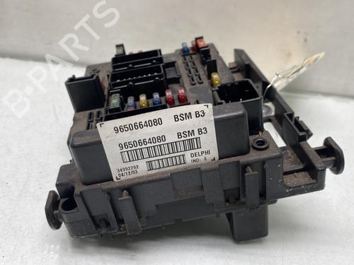 Fuse box PEUGEOT 307 Break (3E) 2.0 HDI 110 | BP31206030E1 - Image 3