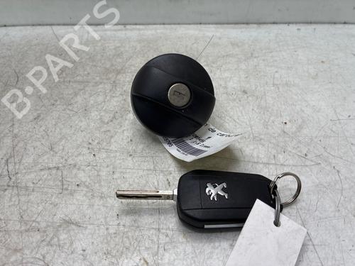Used Fuel cap Fuel cap 39641428 39641428