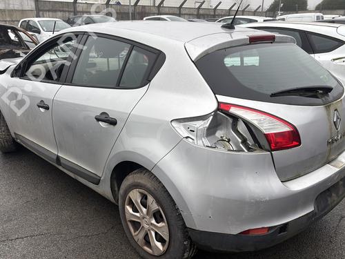 Fuse box RENAULT MEGANE III Hatchback (BZ0/1_, B3_) 1.5 dCi (BZ09, BZ0D, BZ1W, BZ29, BZ14) | BP37409713E1 - Image 25