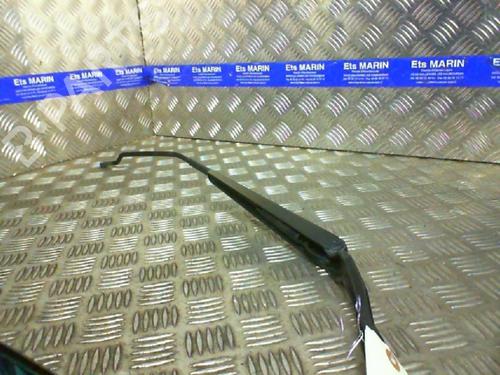 Used Front windshield wiper arm FORD FIESTA V (JH_, JD_) 1.4 TDCi (68 hp) 19986327
