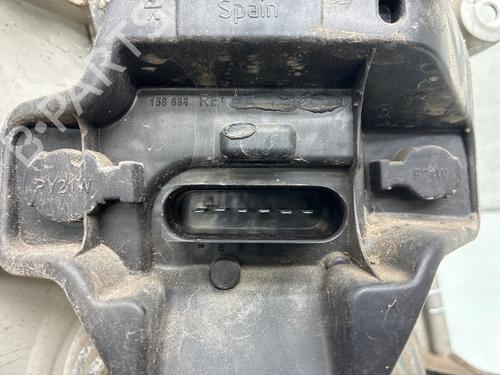 right-taillight-vw-touran-1t1-1t2-2003-2004-2005-2006-2007-2008-2009-2010-2011-37452366 main image