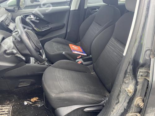 Right front window switch PEUGEOT 208 I (CA_, CC_) 1.2 VTI 82 | BP28672532I26 