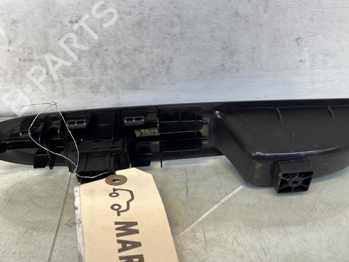 Used Right front window switch Right front window switch DS DS 3 (SA_) [2015-2019] 33874837 33874837
