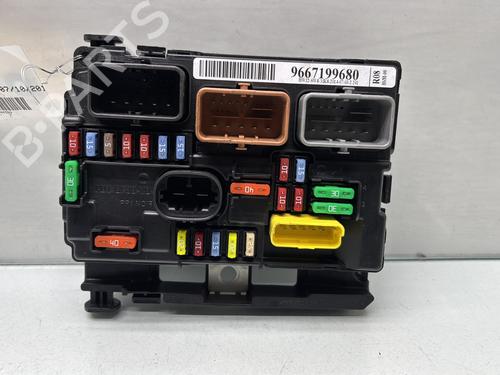 caja-reles-fusibles-ds-ds-3-sa_-2015-2016-2017-2018-2019-32302221 main image