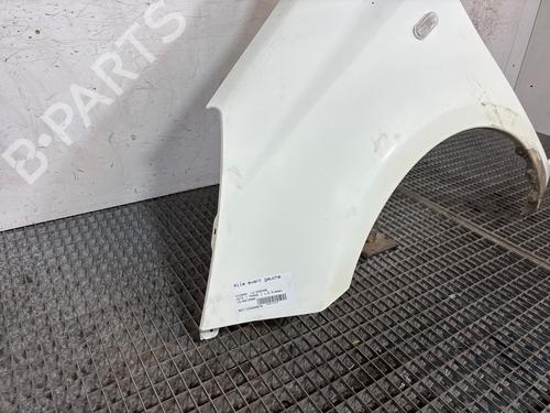 Guarda-lamas esquerdo Guarda-lamas esquerdo NISSAN NOTE (E11, NE11) 1.5 dCi (86 hp) 35896991 35896991