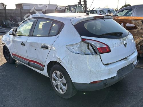 Fuse box RENAULT MEGANE III Hatchback (BZ0/1_, B3_) 1.5 dCi (BZ0C) | BP23764761E1  - Image 13