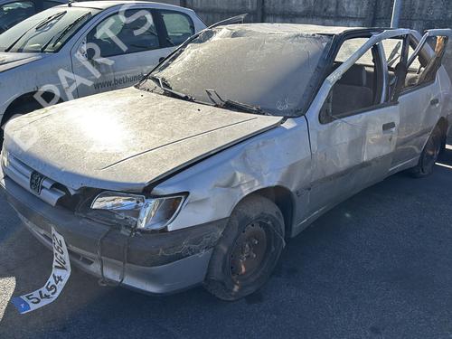 Used Parts PEUGEOT 306 Hatchback (7A, 7C, N3, N5) 1.4 (75 hp) 4249018