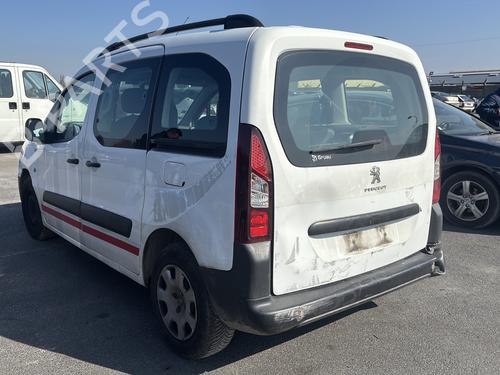 Left headlight PEUGEOT PARTNER Box Body/MPV 1.6 BlueHDi 100 | BP29564723C28 