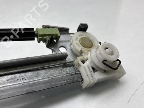 Used Front right window mechanism Front right window mechanism FIAT SCUDO Bus (220_) 2.0 JTD 16V (109 hp) 28569261 28569261