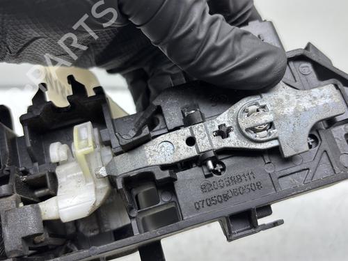 Klamka zewnętrzna drzwi przednich prawych RENAULT SCÉNIC II (JM0/1_) 1.5 dCi (JM1E, JM16) | BP29897488C129