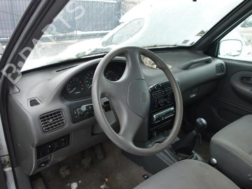 Left headlight KIA SPORTAGE SUV (K00) 2.0 i 4WD | BP20017309C28 