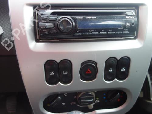 Front left exterior door handle DACIA SANDERO 1.4 (BS0C, BS0A, BS0G, BS1F, BS0E) | BP20003322C128