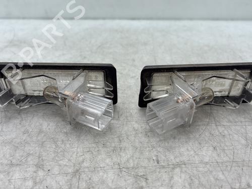 Nummerpladelys Nummerpladelys RENAULT CAPTUR I (J5_, H5_) 1.2 TCe 120 (118 hp) 33830870 33830870