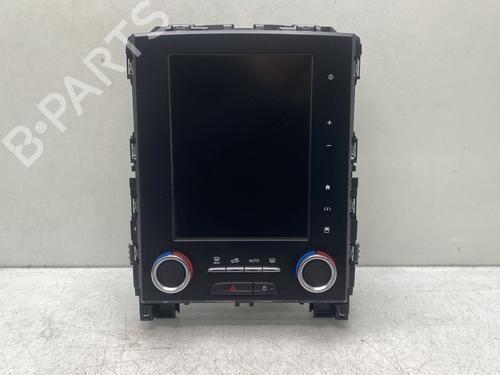 Used Display monitor RENAULT MEGANE IV Hatchback (B9A/M/N_) 1.6 dCi 130 (B9A4) (130 hp) 32495824