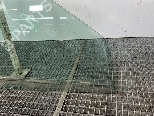 front-right-door-window-renault-clio-ii-hatchback-van-sb012_-1998-28441675 main image