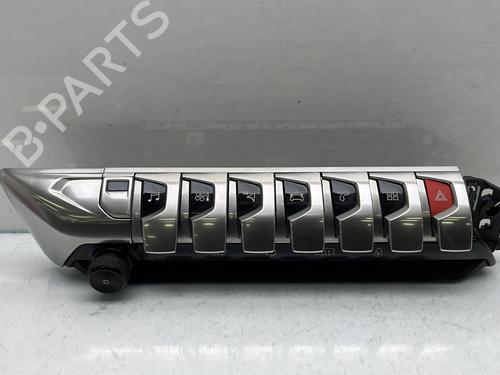 Used Warning switch PEUGEOT 3008 II SUV (MC_, MR_, MJ_, M4_) 1.5 BlueHDi 130 (131 hp) 22707837