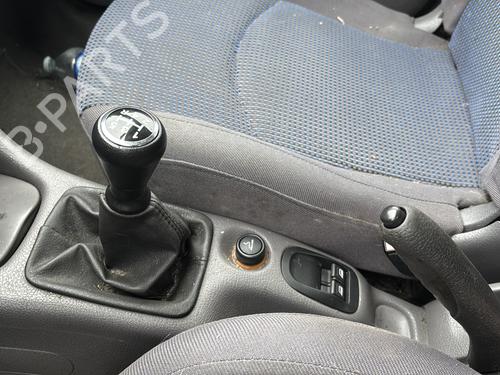 Left headlight PEUGEOT 206 Hatchback (2A/C) 2.0 HDI 90 | BP32263928C28 