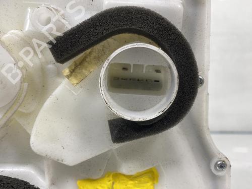 Used Front right lock Front right lock SUZUKI SPLASH (EX) 1.0 (A5B310) (65 hp) 19980593 19980593