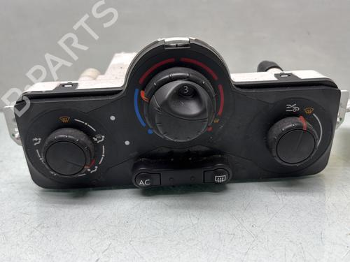 climate-control-renault-clio-iii-br01-cr01-2005-2006-2007-2008-2009-2010-2011-2012-2013-2014-32297222 main image