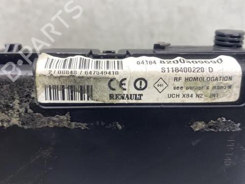 Used Fuse box Fuse box RENAULT MEGANE II Coupé-Cabriolet (EM0/1_) 1.9 dCi (120 hp) 19949466 19949466