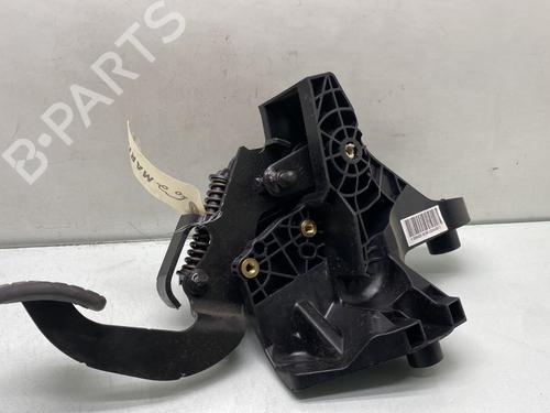 clutch-pedal-renault-trafic-iii-van-fg_-2014-31831387 main image