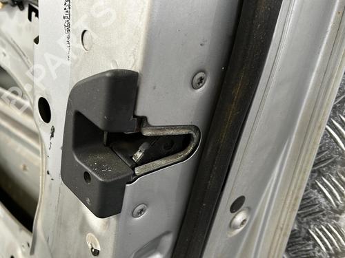 Used Right front door MERCEDES-BENZ E-CLASS (W211) E 270 CDI (211.016) (177 hp) 20025075