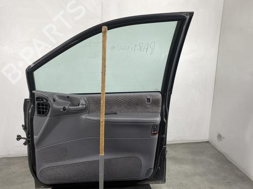 Used Right front door CHRYSLER VOYAGER / GRAND VOYAGER III (GS_, NS_) [1992-2001]  19954919